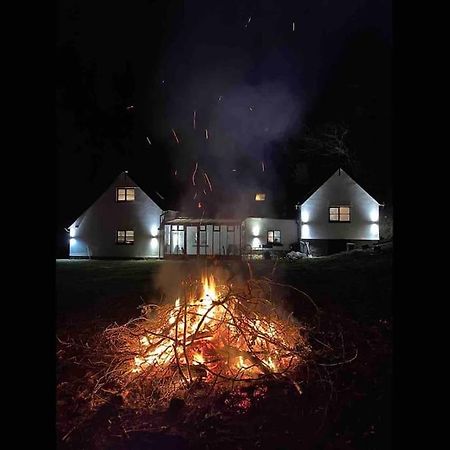 Bear Cottage, Tyn Y Cwm Eglwys-Fach Bagian luar foto